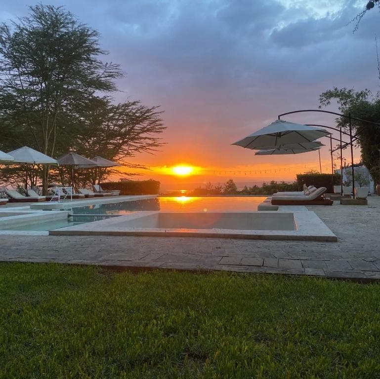 Lake Elementaita Sunsets & Bonfires